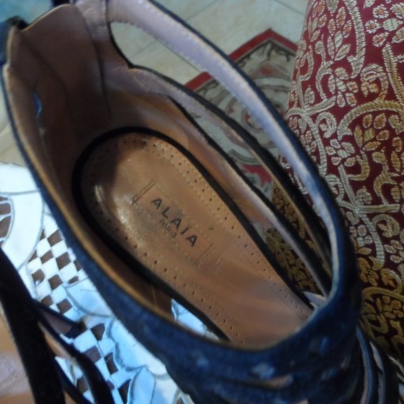 Alaia Black Multi-Strap Heels - Picture 16 of 16